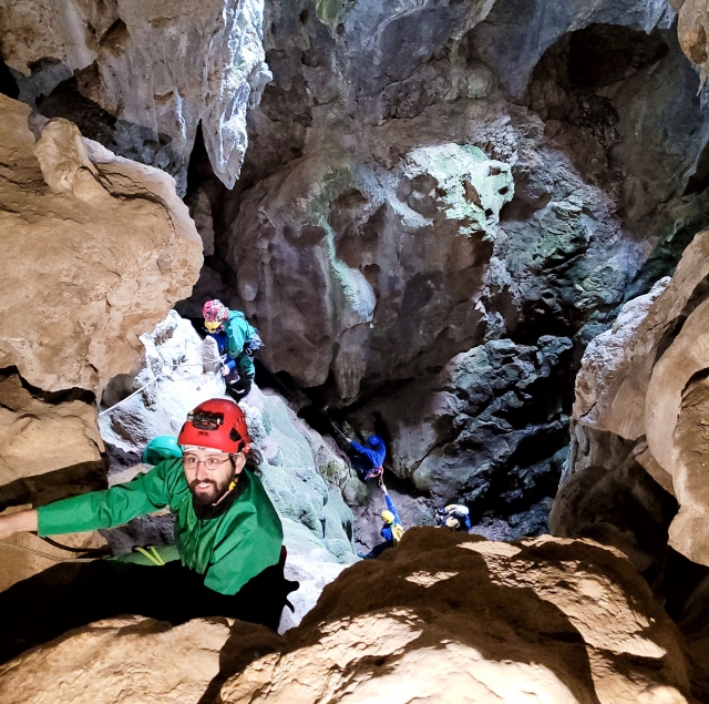  Venga y practican Speleo en Ardèche 