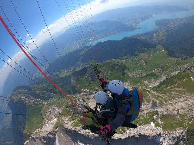  Disfrute de un vuelo para parapente en el Savoyard Alps 