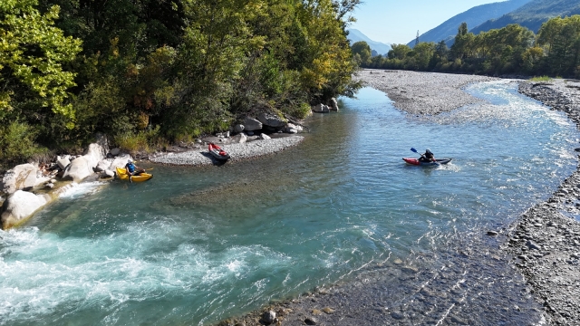 Opinión de Fabrice sobre Ponerse en kayak-Raft en el día de la mitad del varío