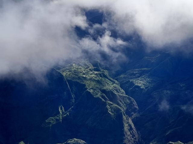  Disfrute de impresionantes vistas desde el cielo de la Reunión 