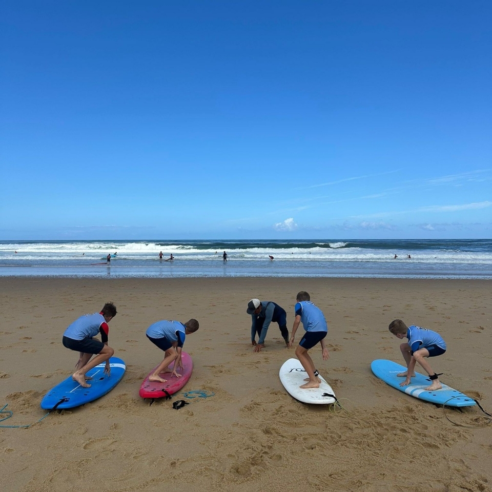  Clases de surf adaptadas a todo tipo de personas 