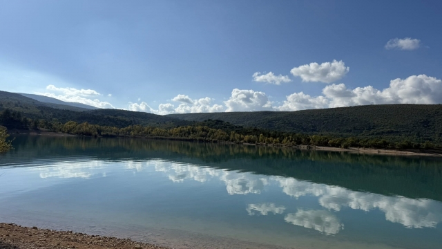  El hermoso lago de Sainte Croix 