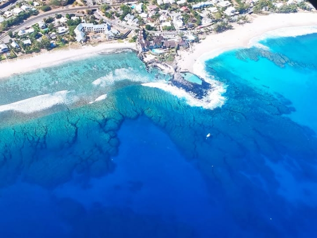  Vuela sobre paisajes paradisíacos 