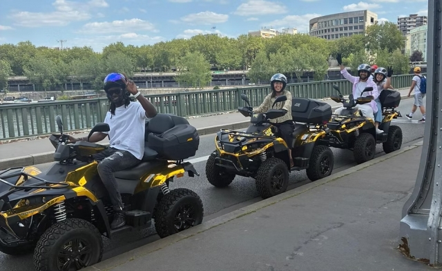  Reservación una excursión en cuatrimoto con amigos en París 