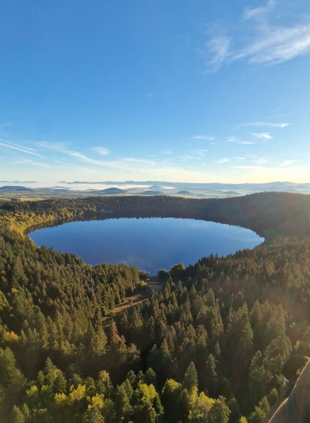  El lago Bouchet visto desde el cielo