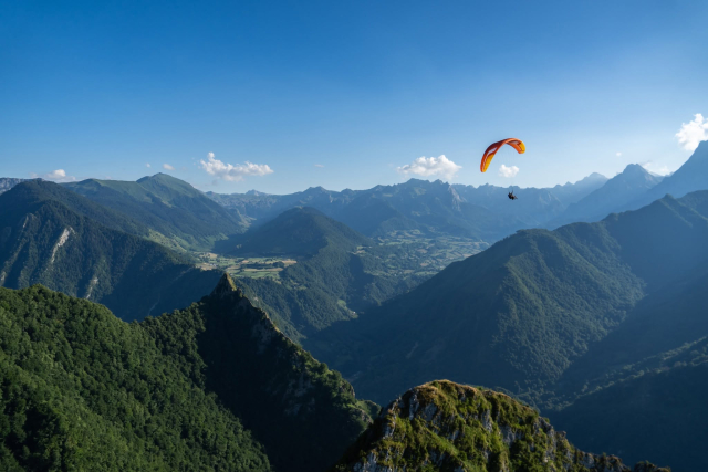  Parapente sobre las cimas del valle de Aspe 