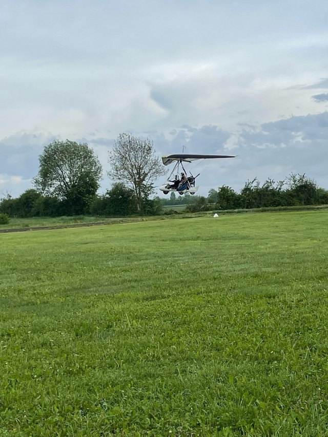  La pista ULM de Grand Prouilhat, en Maringues 
