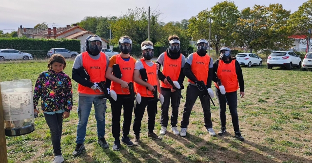 Equipo listo para la batalla de pintura de niños 