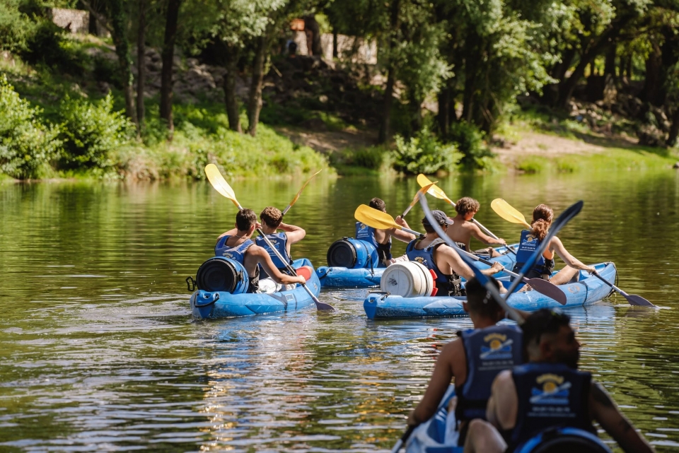  Embárcate en una aventura en canoa 