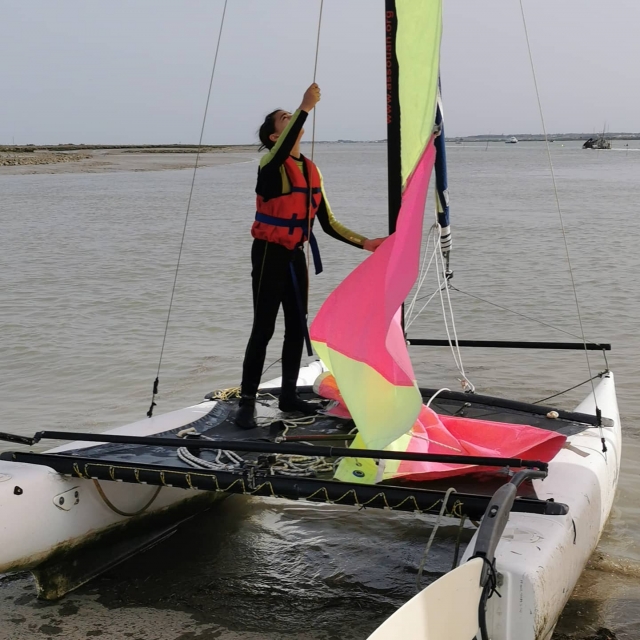  Armar la vela y navegar