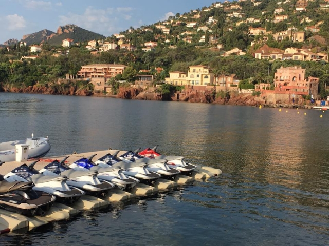 Flota de jet skis disponible 