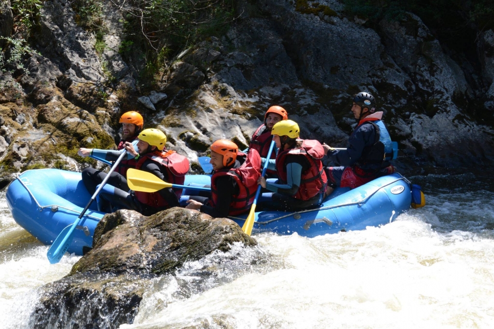 Rafting en familia o con amigos Rafting en familia o con amigos