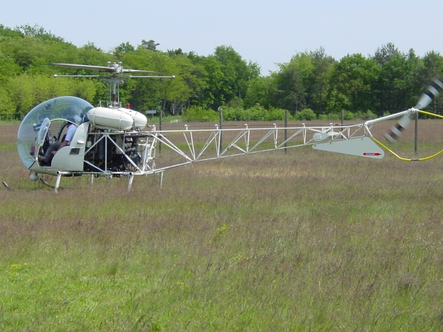 Bell 47 en la salida 
