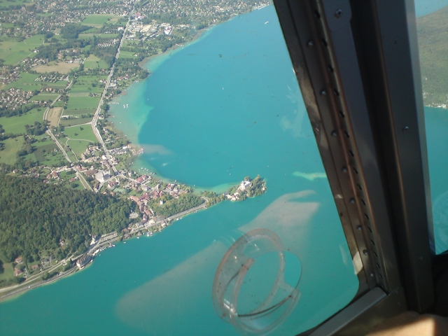  El lago Lemán visto desde el cielo 