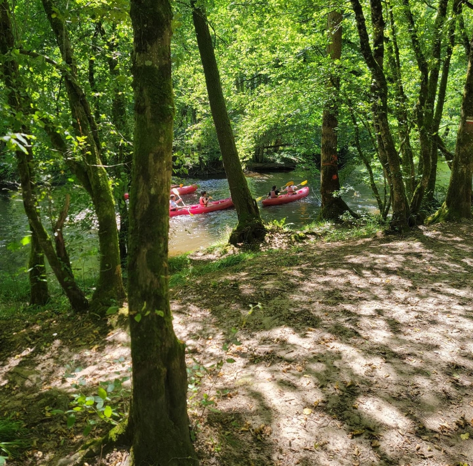  Cruza el río en familia 