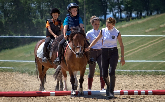 Paseo a caballo para niños