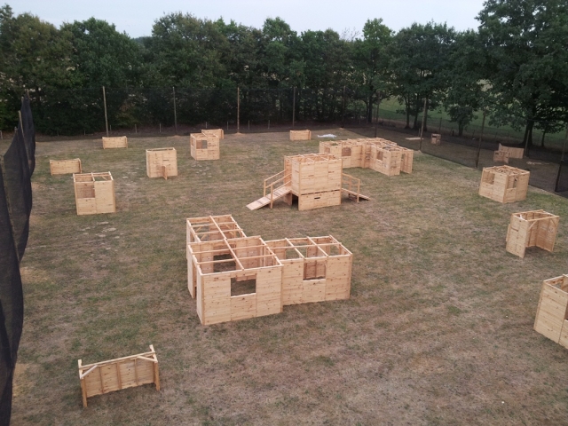 Campo de gotcha de 2400 m2 