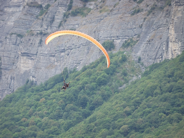  Vuelo en parapenle cerca de la Cadena de Belledonne 
