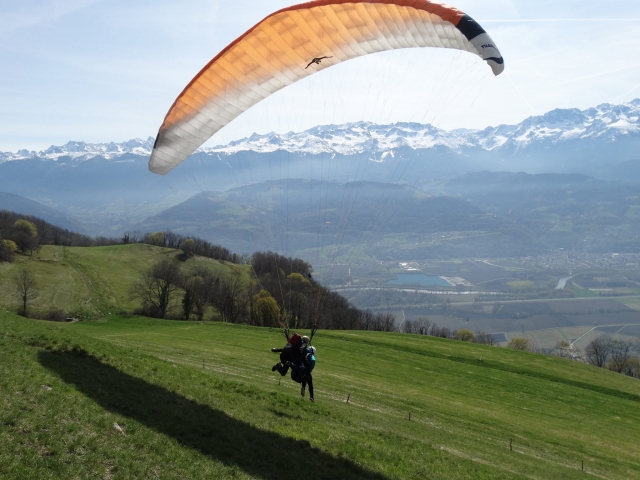 Aterrizaje suave del parapenle 