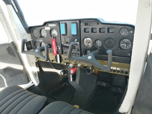  Vista del interior del avión 