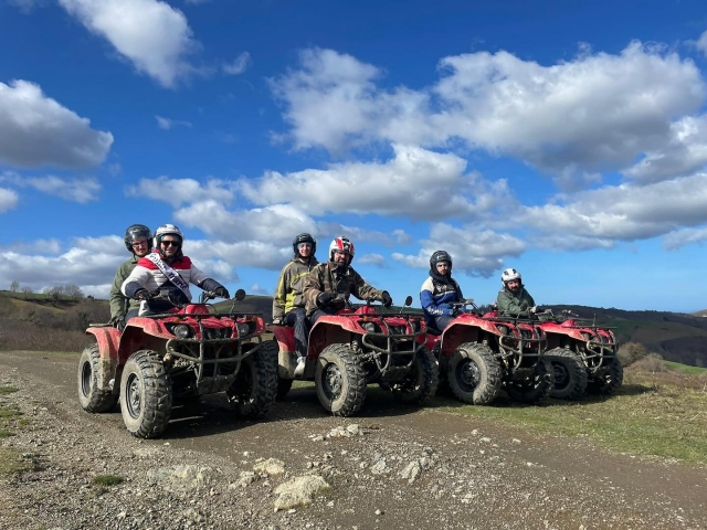 Paseo en cuatrimoto por los Pirineos Atlánticos 