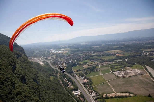  Descubrimiento de paisajes excepcionales en parapenle biplaza