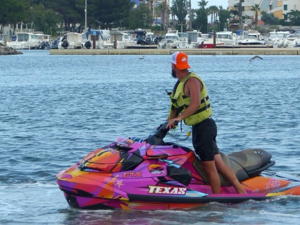  Jet skis biplaza en los Pirineos Orientales 