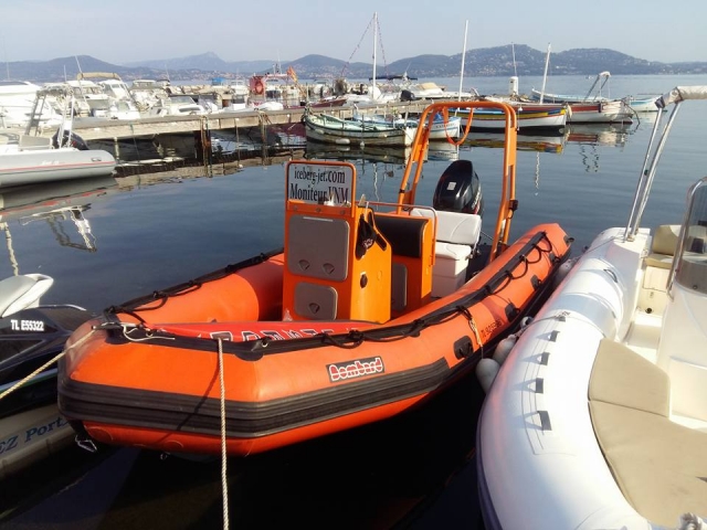  Renta su barco por medio día