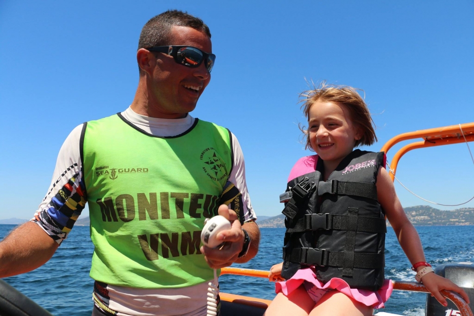 Barco sin licencia en Giens 