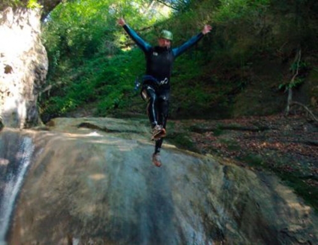  Salto de barrancos