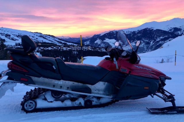 Nuestras motos de nieve biplaza le esperan 
