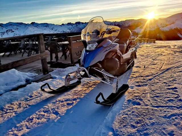  Paseo en moto de nieve en Auron