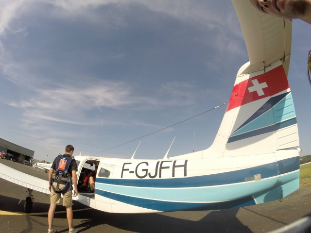  El avión de salto en paracaídas 