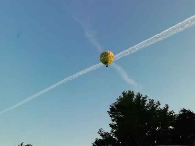 Globo edén en el cielo 