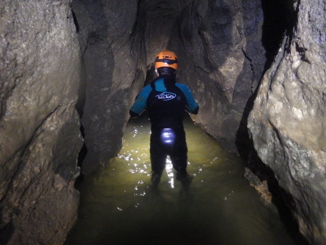  Espeleología en La Bouhadère 