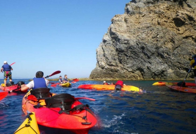  Kayak de mar con amigos 