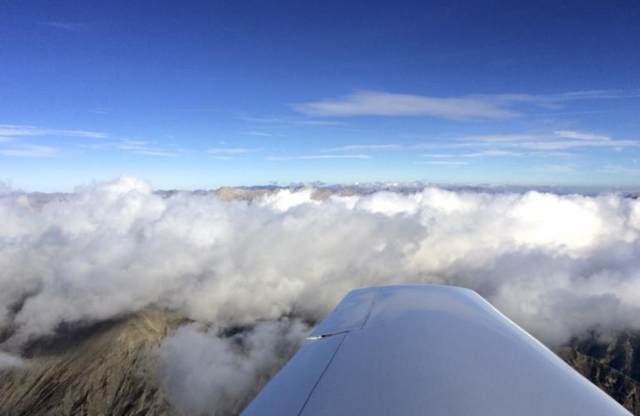  En el aire sobre las nubes 