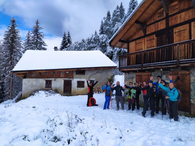  Ruta con raquetas de nieve en grupo 