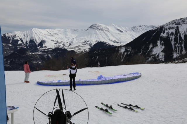  Actividad de paramotor en invierno 