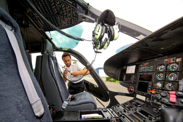 Nuestro helicóptero visto desde dentro 