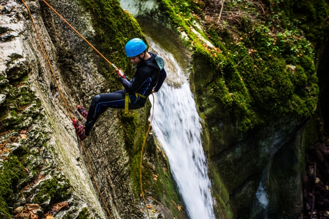 1er rápel Cañón de Furon Haut Vercors Grenoble Cañón de la atmósfera 