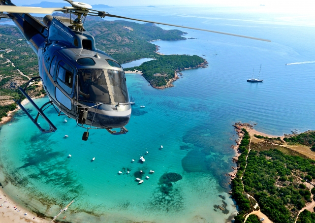  Sobrevolando Córcega-du-Sud en helicóptero 