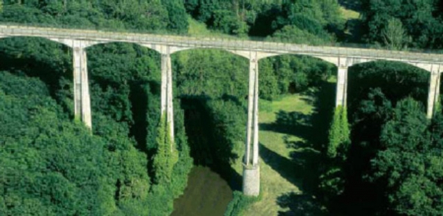  El viaducto de Saint-Georges-Le-Gaultier 