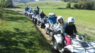 Ruta en cuatrimoto (2 pasajeros) de 2 horas en Beynat