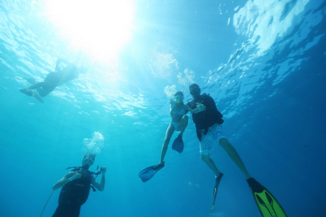  Descubrimiento del mar haciendo snorkel 