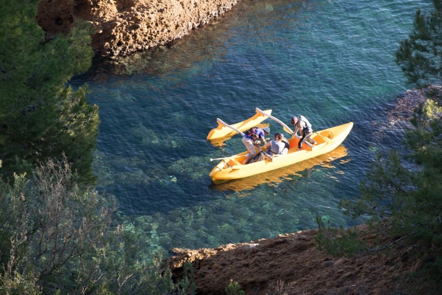  Escapada a bordo de una canoa