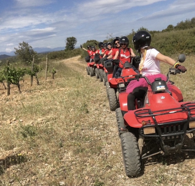 Cuatrimoto con amigos 