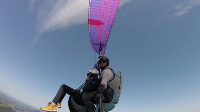  En pleno vuelo en Orcines