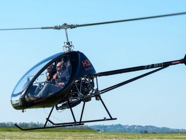 Helicóptero despegando 