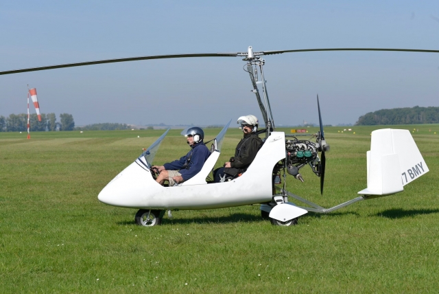 Piloto acompañanle 